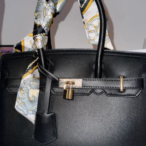 Handbag like new, barely used