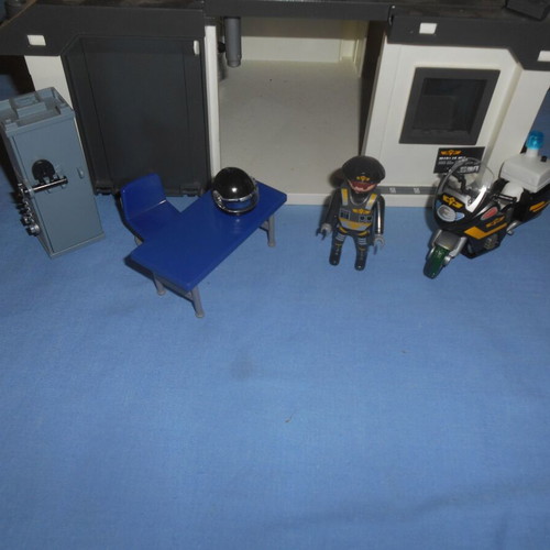 Playmobil 70338 CIT Action Tactical Unit Headquarters used