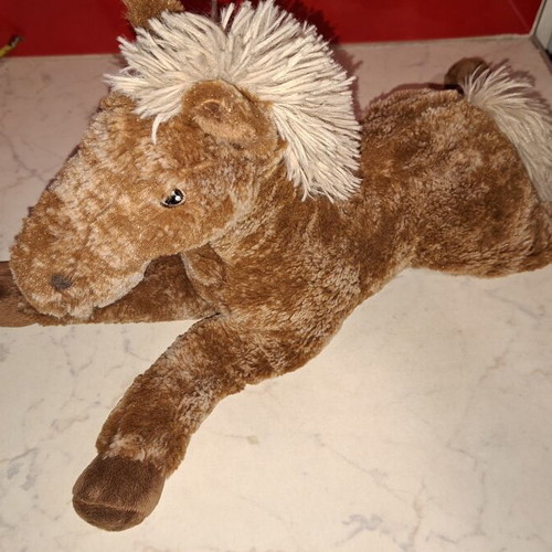 Plush horse like new