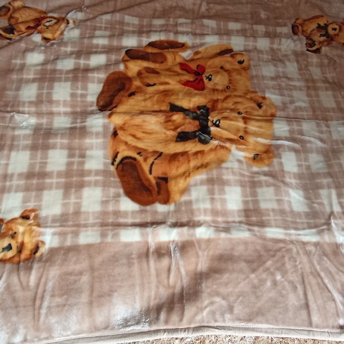 Velveteen half-double blanket with bear family design, new