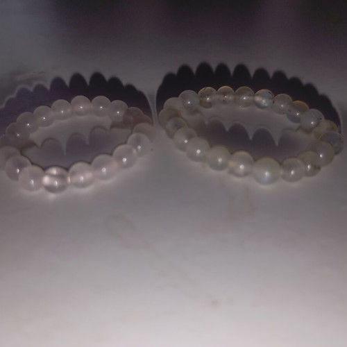 Rings new, two sizes, polished natural stones on elastic cord