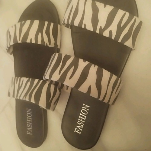 Σανδάλια animal print σαν καινούργια, γυναικεία ζέβρε μέγεθος 40