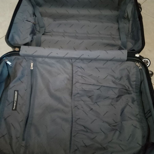 Medium-small travel suitcase 65x40x25 used, brown
