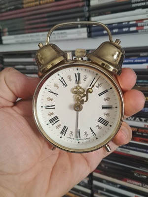 Winding analog table clock like new