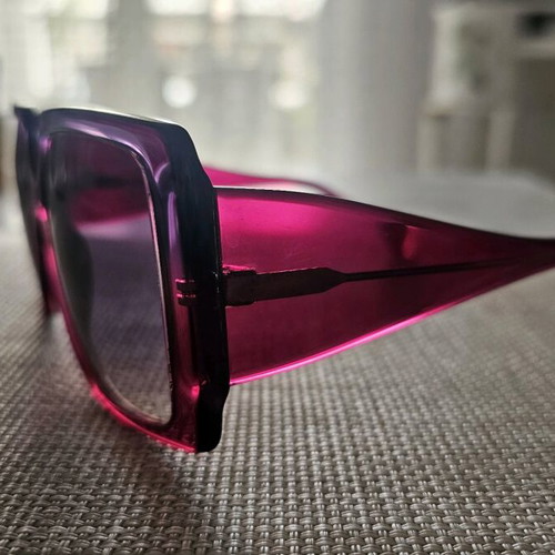 Anna Riska sunglasses used, purple