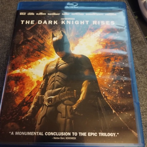 The Dark Knight Rises 3-Disc Special Edition Combo Pack Blu-ray and DVD like new