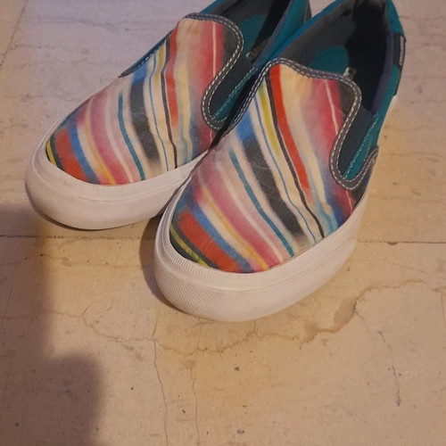 Low Converse used athletic shoes, multicolor, size 32