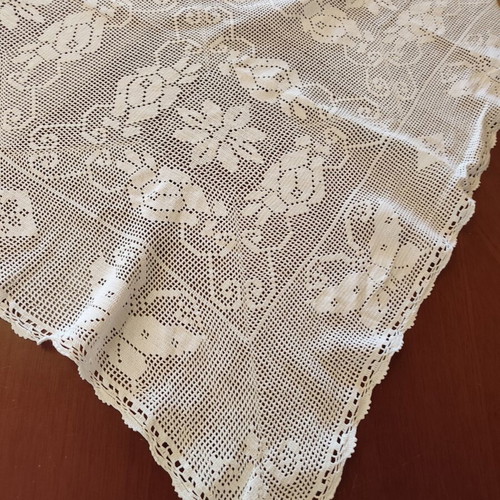 Handmade tablecloth 160 x 160 used