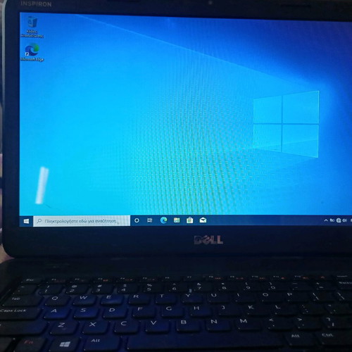 Dell Inspiron 3520 like new with Windows 10