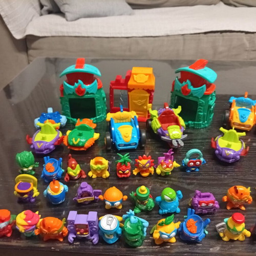 Super Zings set of 52 pieces and vehicles like new