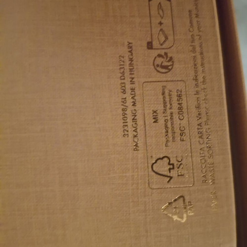 Louis Vuitton packaging box new, 30×27×15 cm, imperial saffron