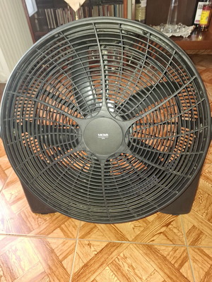 Ανεμιστήρας δαπέδου 90W σαν καινούργιος με 3 ταχύτητες και ρύθμιση ροής αέρα
