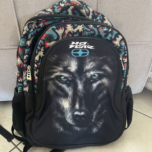 School Bag like new for Primary or Secondary with many compartments