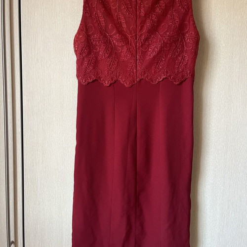 Red dress with lace used, size M