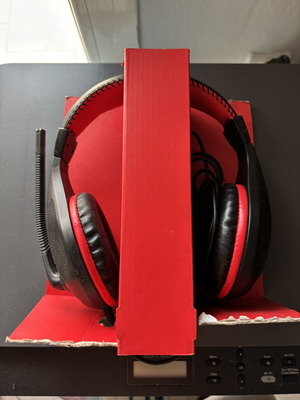 Computer headphones new with original box