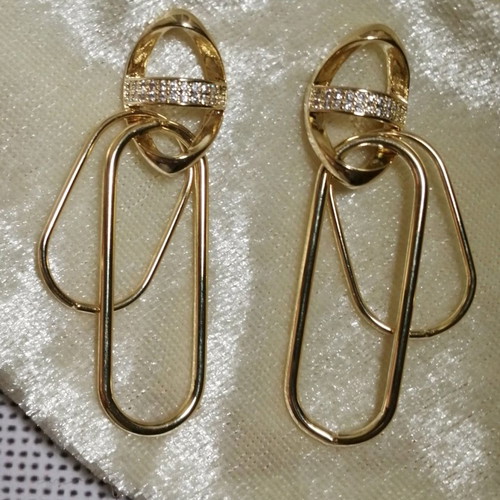 Unique earrings new in gold color