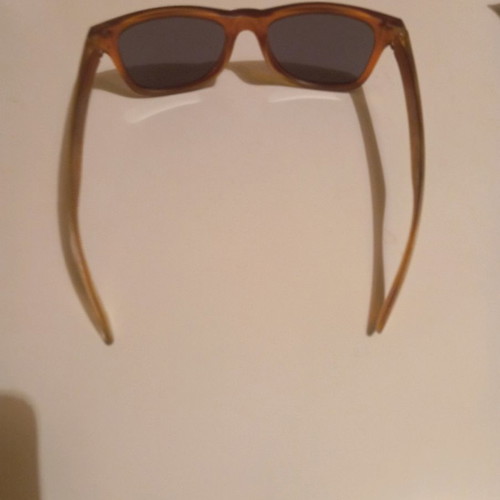 Unisex sunglasses used with brown frame and mirror lenses