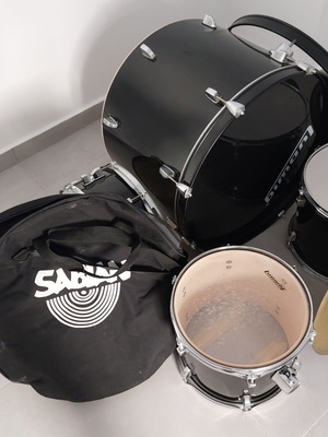 Ludwig Drum Set with Sabian and Turkey Cymbals used, complete rock setup