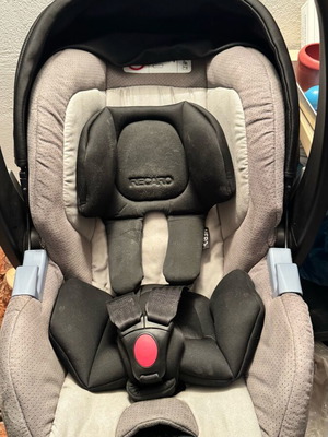 Recaro κάθισμα-αβγό σαν καινούργιο με σύστημα isofix και σκίαστρο