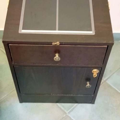 Brooder bird incubator like new with digital thermostat and LED lighting