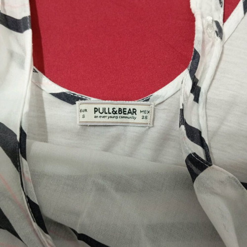 Set of two airy Pull & Bear blouses like new, black and white