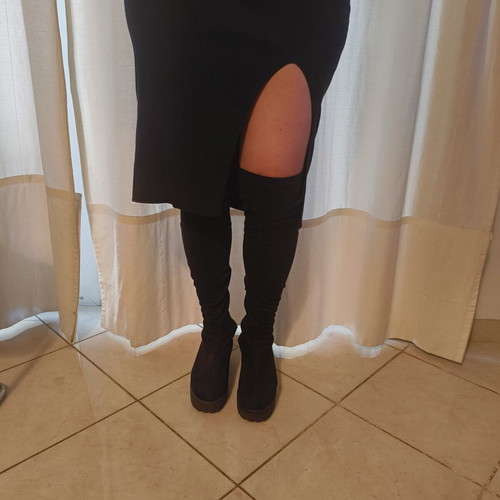 Black women's boots size 37, classic style