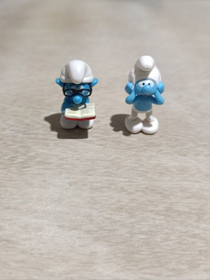 Smurfs Kinder figures set of 2 like new
