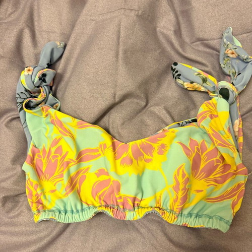 Nidodileda swimsuit top like new, multicolor, size S