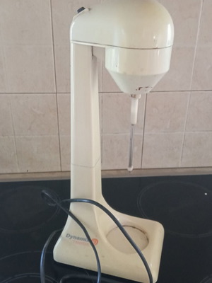 Frappe machine used, missing round metal stirrer