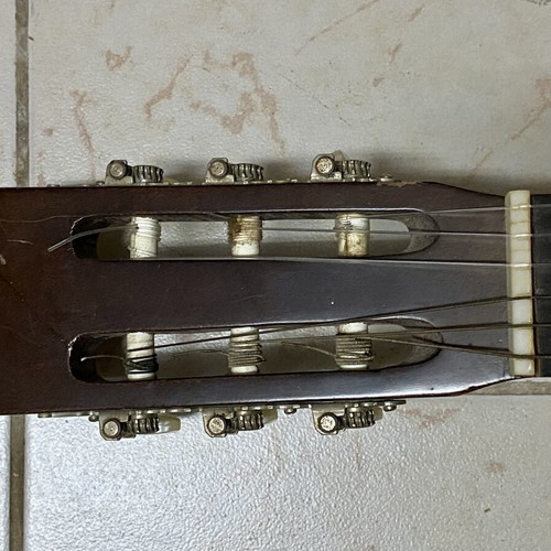 Leona GN 50 classical guitar used, student model