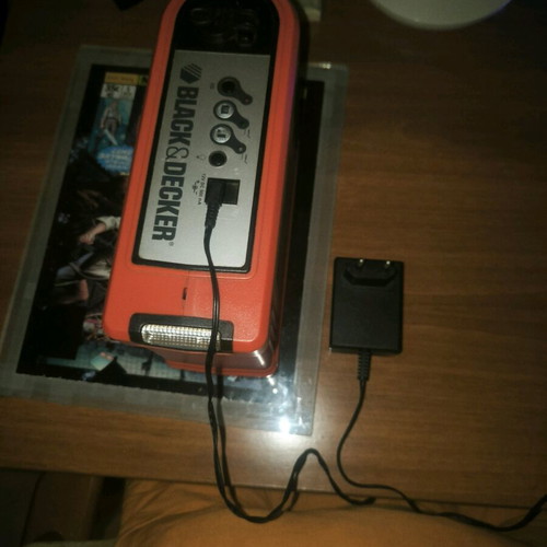 Black & Decker 12V 8AMP Battery Booster BDV040 like new