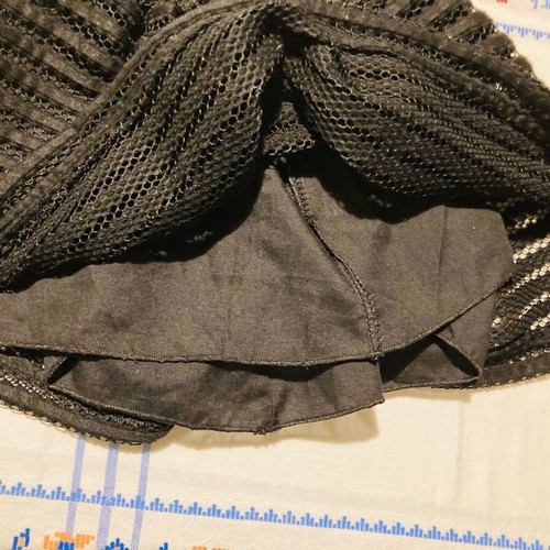 Girls' black skirt like new for 2-3 years with lining