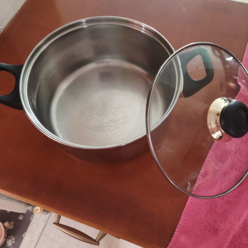Prisma stainless steel pot 22cm like new with glass lid