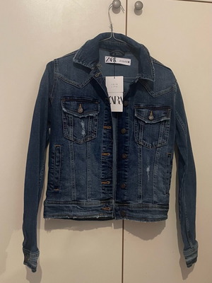 Zara blue denim jacket new, size S
