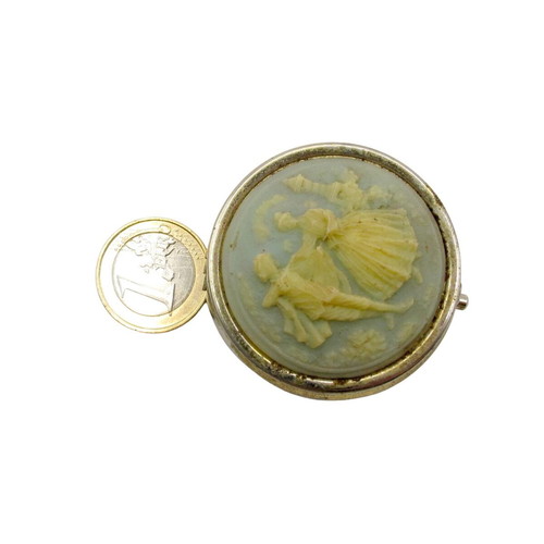 Vintage Cameo Pill Box like new with Romantic Dancing Couple