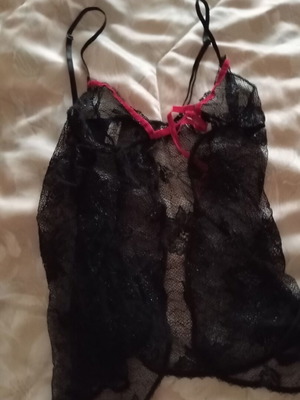 Negligee like new black lace with velvet red ribbon