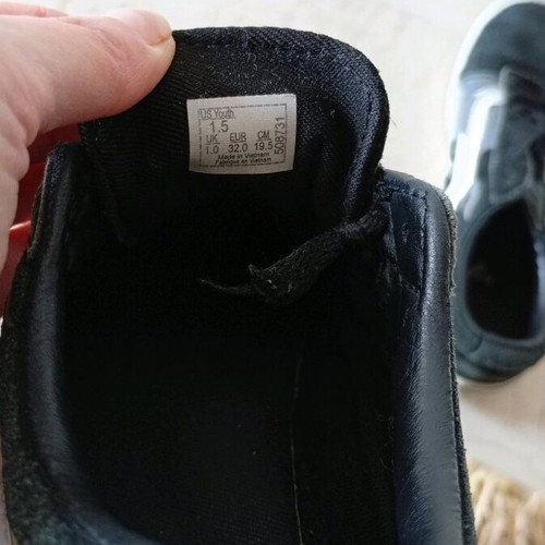 Vans shoes size 32 used in good condition