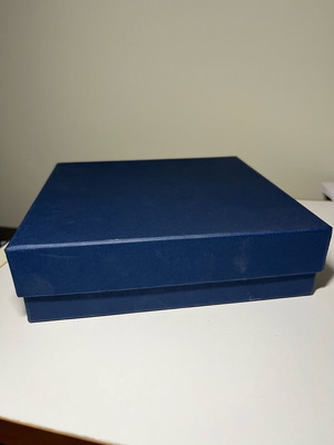 Honorary plaque box like new, 15x15 centimeters