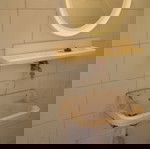 ΚΕΡΑΤΣΙΝΙ Ταμπούρια, κατάστημα 22 τ.μ., ισόγειο, wc, ανακαινισμένο, πεζόδρομος Μαρίας Κιουρί και Μαδύτου, τρίφατσο, κατάλληλο και για γραφείο, όχι μεσίτες, τιμή 200 €