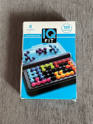 IQ Fit game like new with various challenges