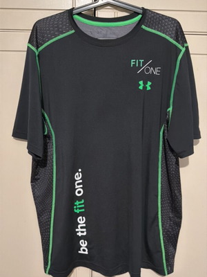 Under Armour athletic shirt like new, size M oversize, black and green