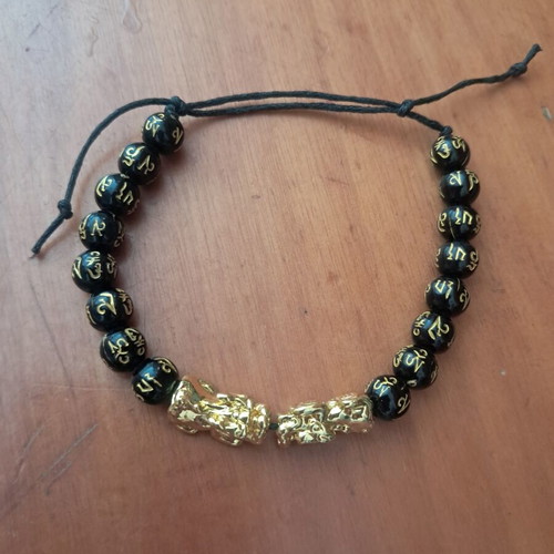 Handmade bracelets black and gold, made to order