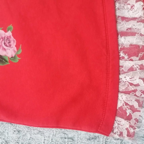 Children's sweatshirt used 10-12 years with lace and coral print