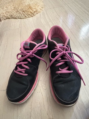 Nike Athletic Shoes Used Size 40 Black and Pink