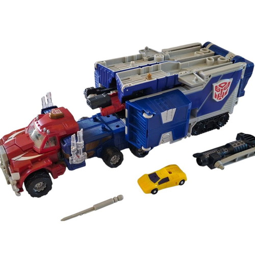 Transformers Armada Super Class Optimus Prime with Sparkplug 2002 used