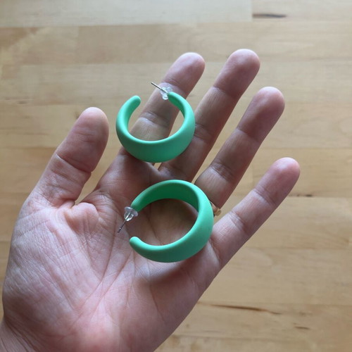 Hoop earrings green like new