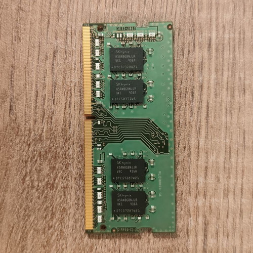SK Hynix 8GB DDR4 2666MHz RAM like new, laptop memory
