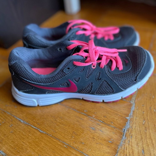 Nike Revolution 2 athletic shoes used, size 37.5
