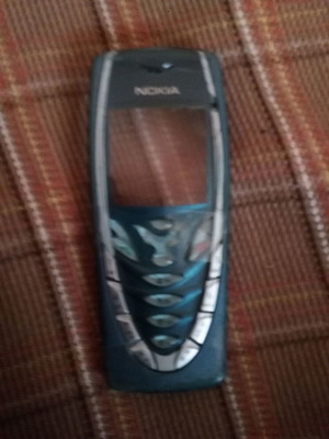 Nokia 7210 front cover and keypad used turquoise