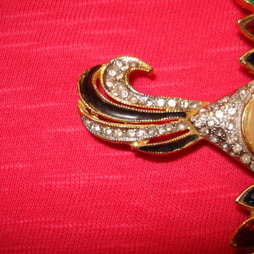 Pin like new